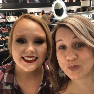 Meet your Posher, Emily